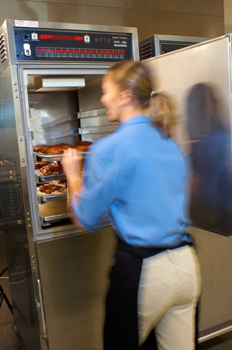 Food-loading-in-heated-holding-cabinet