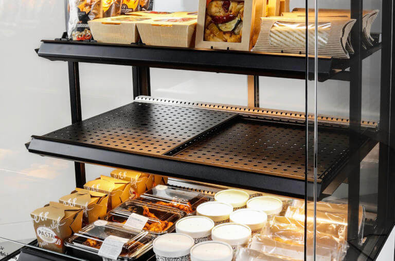 MCC Hot SS with shelf trays